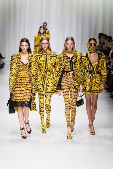 versace ultimi sviluppi|LA COLLEZIONE PRIMAVERA.